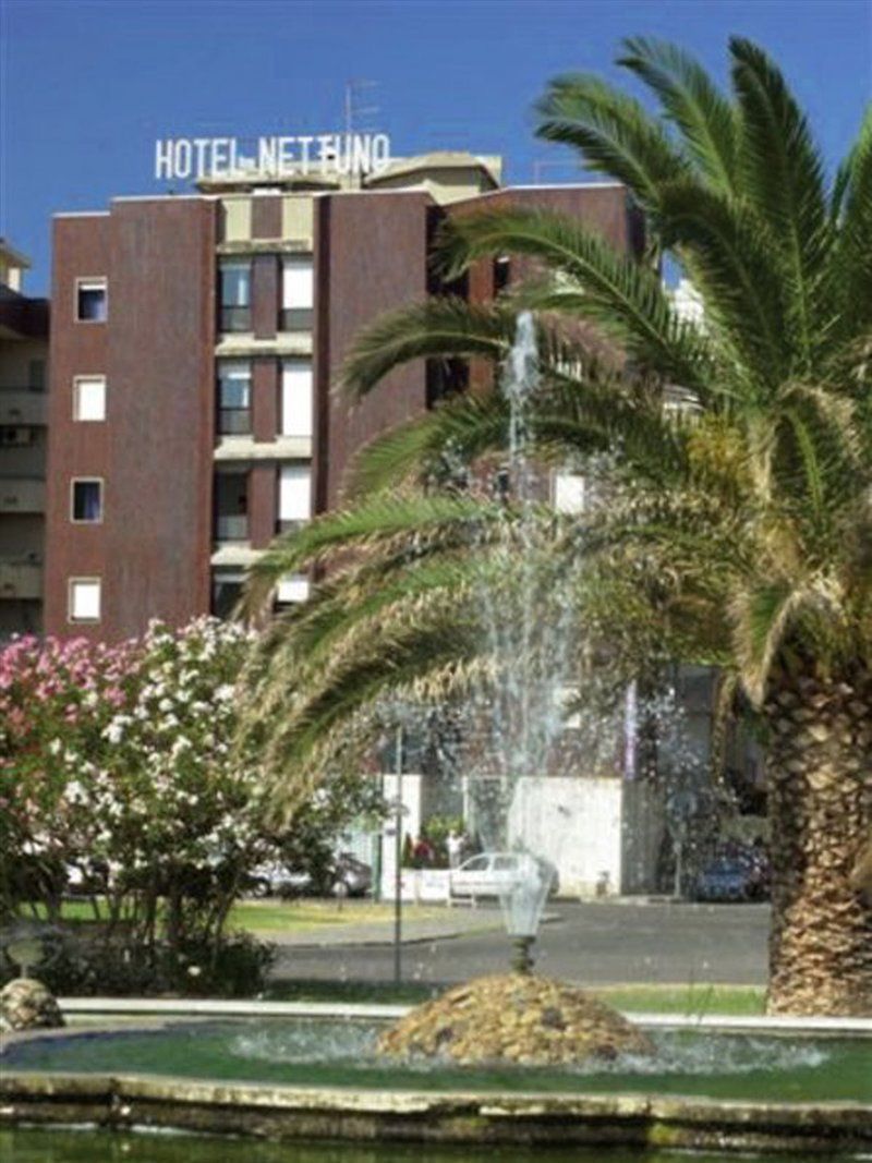 Hotel Nettuno Soverato Marina Buitenkant foto